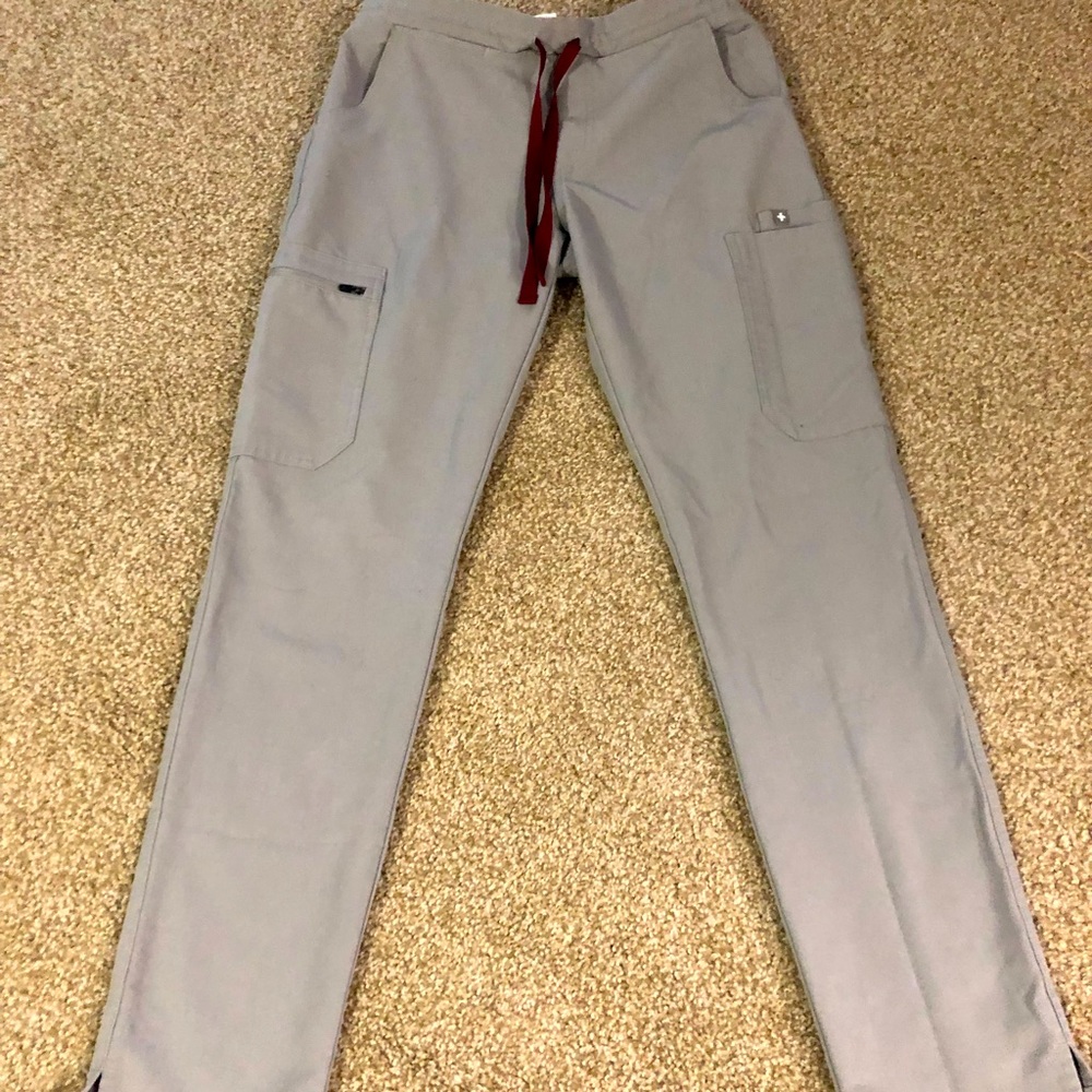 Figs brand yola skinny scrub pant